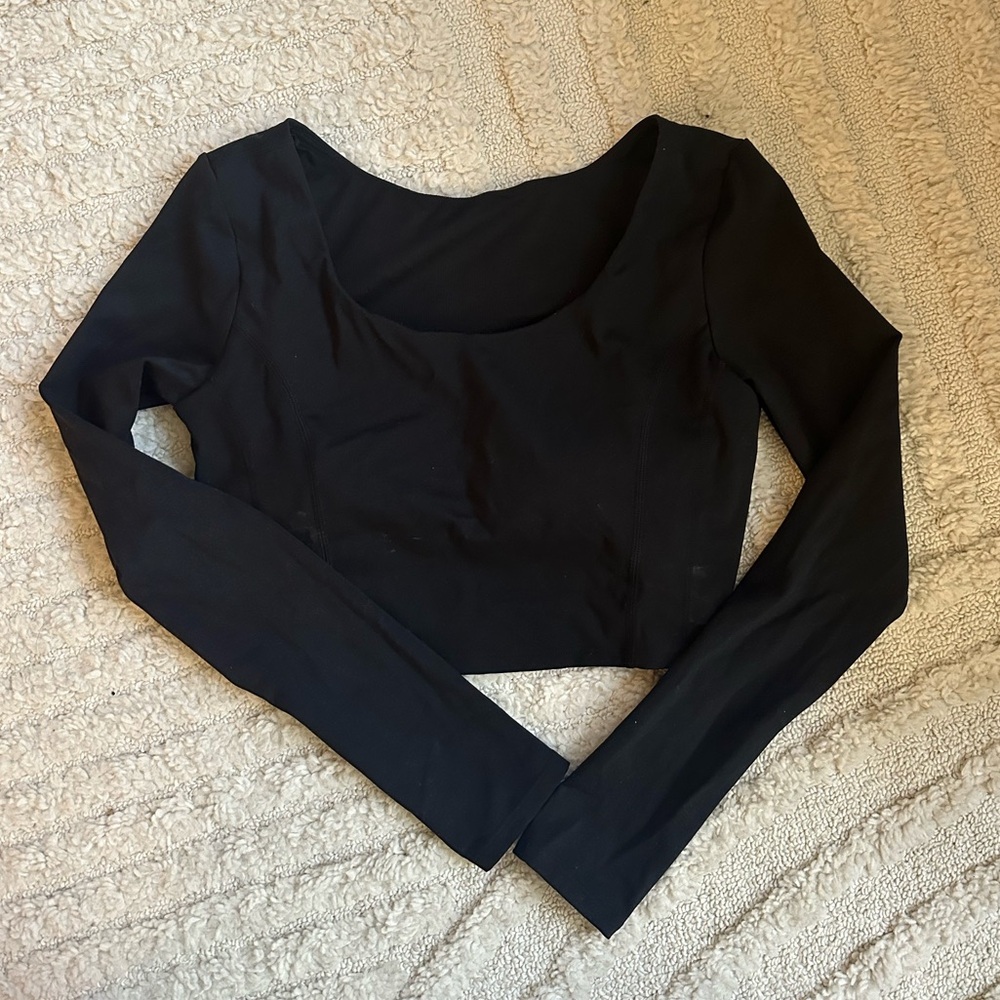 Halara Black Cropped Longsleeve